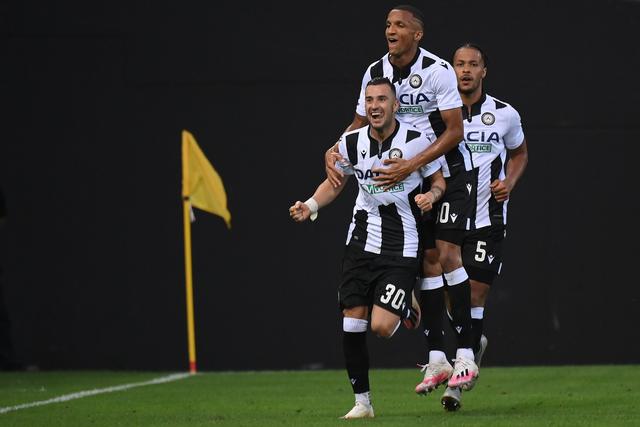 京媒评申思事件：教练的体罚侮辱践踏小球员自尊，打碎足球梦想